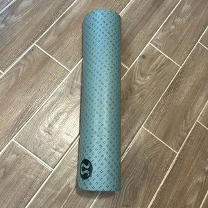 Lululemon yoga mat